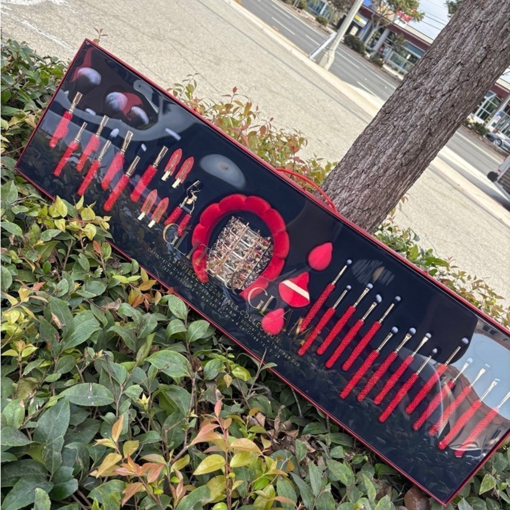 Glitz & Glam 31 Piece  RED Rhinestone Brush Set Tik Tok Viral